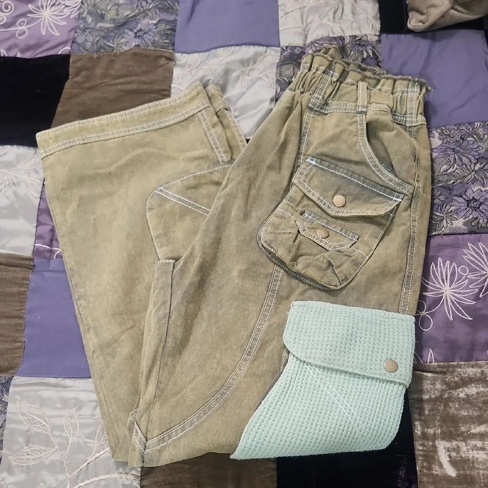 POL Twill and Thermal Cargo Pants with Mixed Fabric Pockets pants - Picture 5 of 12